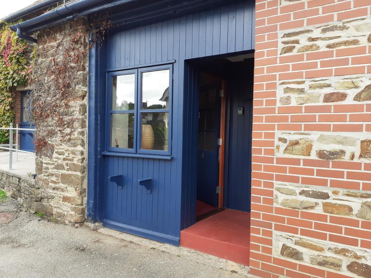 The Ivy Barn Holbeton Hotel Exterior photo